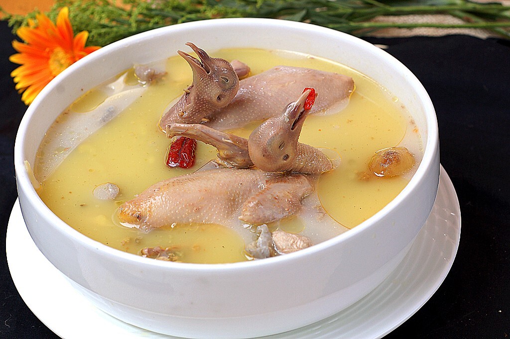 乳鸽乌鸡汤